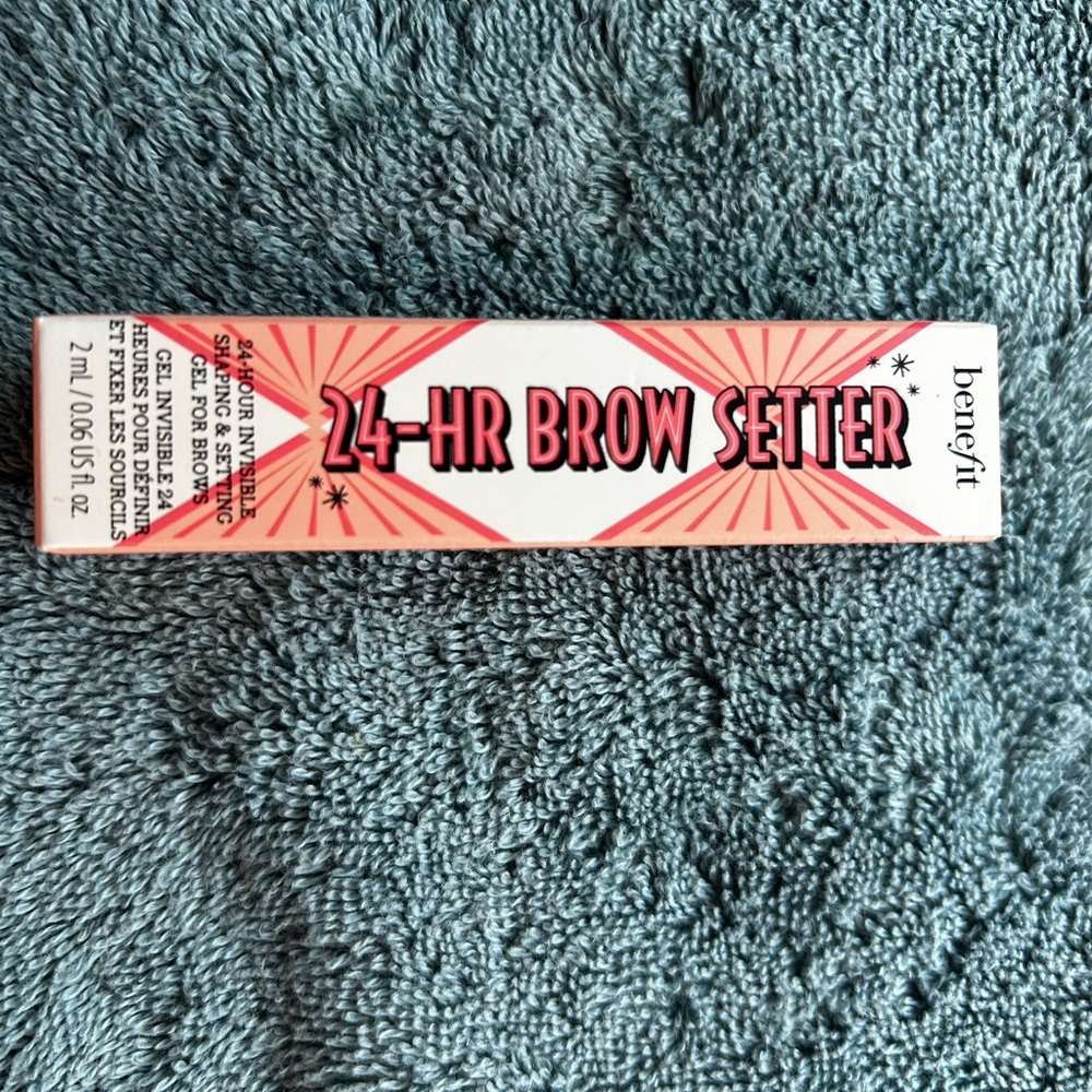 New UNOPENED Travel Size Benefit 24 Hour Brow Gel 2 ml / 0.06 US fl. oz.